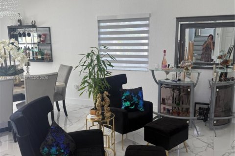 House in Homestead, Florida 4 bedrooms, 163.69 sq.m. № 1973475 - photo 22