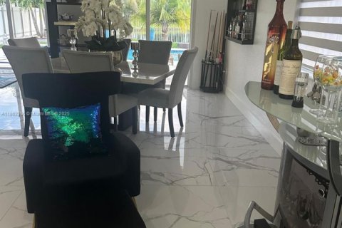 Casa en venta en Homestead, Florida, 4 dormitorios, 163.69 m2 № 1973475 - foto 6