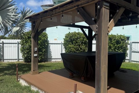 House in Homestead, Florida 4 bedrooms, 163.69 sq.m. № 1973475 - photo 20