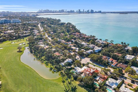 Casa en venta en Miami Beach, Florida, 5 dormitorios, 558.44 m2 № 1945757 - foto 16