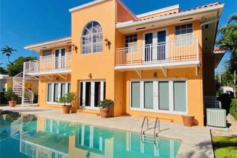 Villa ou maison à vendre à Miami Beach, Floride: 5 chambres, 558.44 m2 № 1945757 - photo 21