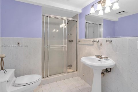 Villa ou maison à vendre à Miami Beach, Floride: 5 chambres, 558.44 m2 № 1945757 - photo 25