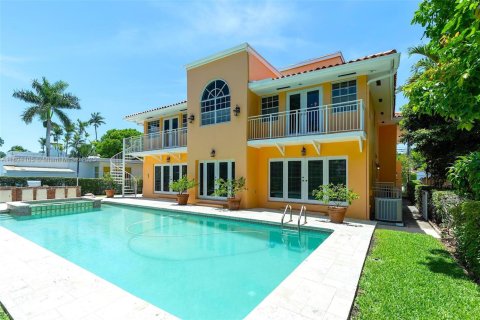 Casa en venta en Miami Beach, Florida, 5 dormitorios, 558.44 m2 № 1945757 - foto 5
