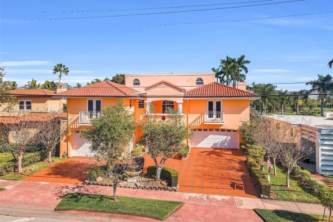 Casa en venta en Miami Beach, Florida, 5 dormitorios, 558.44 m2 № 1945757 - foto 12