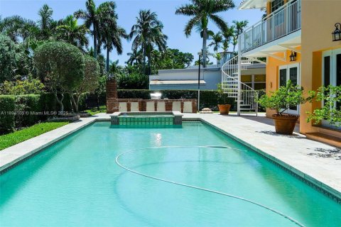 Casa en venta en Miami Beach, Florida, 5 dormitorios, 558.44 m2 № 1945757 - foto 6