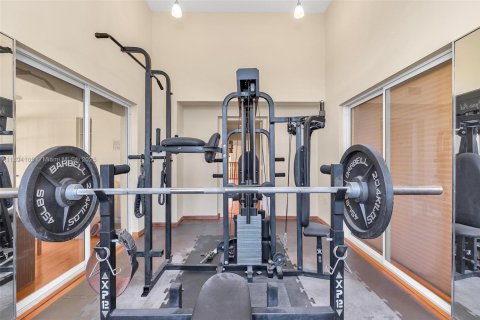 Villa ou maison à vendre à Miami Beach, Floride: 5 chambres, 558.44 m2 № 1945757 - photo 30