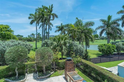 Casa en venta en Miami Beach, Florida, 5 dormitorios, 558.44 m2 № 1945757 - foto 11