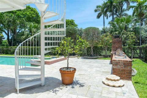 Casa en venta en Miami Beach, Florida, 5 dormitorios, 558.44 m2 № 1945757 - foto 9