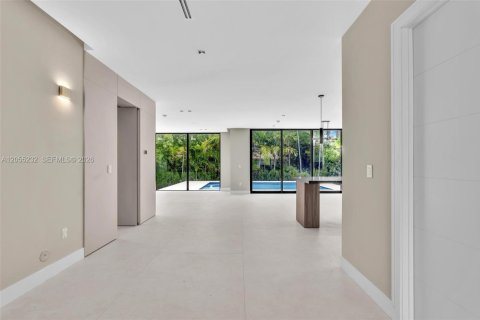 Casa en venta en Miami Beach, Florida, 4 dormitorios, 357.67 m2 № 2189347 - foto 18