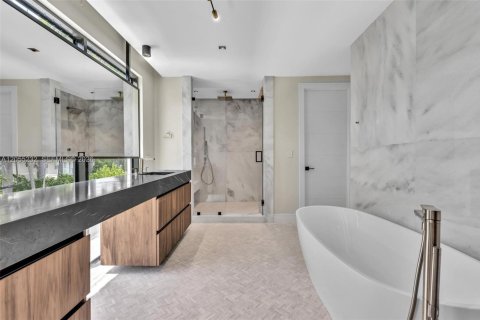 Casa en venta en Miami Beach, Florida, 4 dormitorios, 357.67 m2 № 2189347 - foto 24