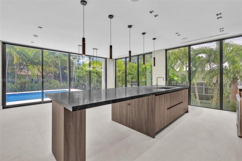 Casa en venta en Miami Beach, Florida, 4 dormitorios, 357.67 m2 № 2189347 - foto 8
