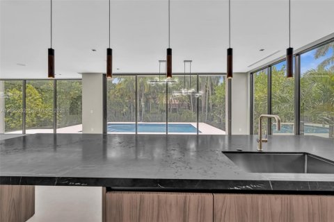 Casa en venta en Miami Beach, Florida, 4 dormitorios, 357.67 m2 № 2189347 - foto 5