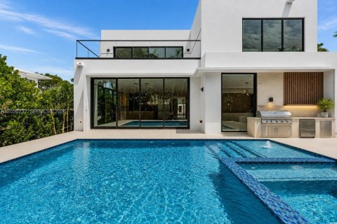 Casa en venta en Miami Beach, Florida, 4 dormitorios, 357.67 m2 № 2189347 - foto 2