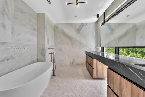 Casa en venta en Miami Beach, Florida, 4 dormitorios, 357.67 m2 № 2189347 - foto 26