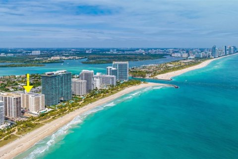 Купить кондоминиум в Бэл-Харбор, Флорида 2 спальни, 121.61м2, № 2053694 - фото 25