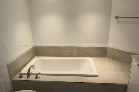 Copropriété à louer à Aventura, Floride: 2 chambres, 125.42 m2 № 1960079 - photo 18