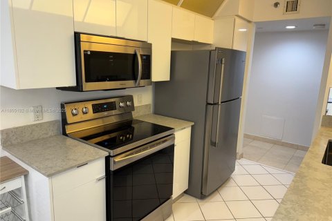 Copropriété à louer à Aventura, Floride: 2 chambres, 125.42 m2 № 1960079 - photo 15