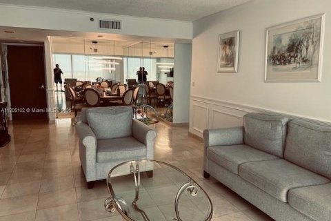 Copropriété à louer à Aventura, Floride: 2 chambres, 125.42 m2 № 1960079 - photo 1