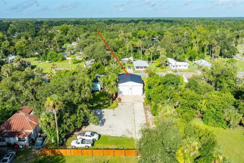 House in New Smyrna Beach, Florida 2 bedrooms, 80.82 sq.m. № 1838450 - photo 1