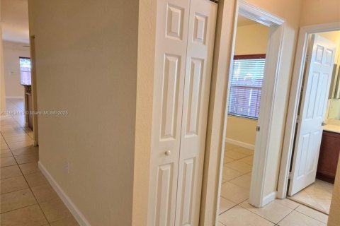 Casa en alquiler en Homestead, Florida, 4 dormitorios, 171.03 m2 № 1889857 - foto 11