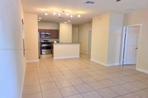 Casa en alquiler en Homestead, Florida, 4 dormitorios, 171.03 m2 № 1889857 - foto 17