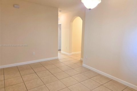 Casa en alquiler en Homestead, Florida, 4 dormitorios, 171.03 m2 № 1889857 - foto 6