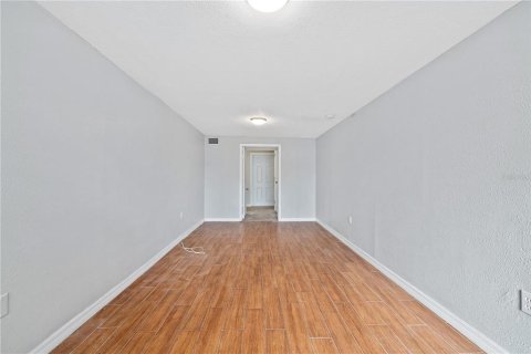 House in Tampa, Florida 4 bedrooms, 144.93 sq.m. № 1912297 - photo 8
