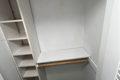 Снять в аренду виллу или дом в Форт-Лодердейл, Флорида № 2076426 - фото 12