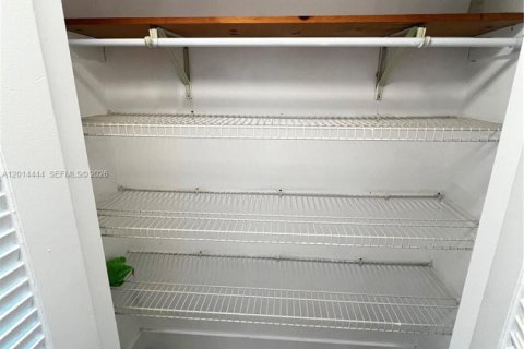 Снять в аренду виллу или дом в Форт-Лодердейл, Флорида № 2076426 - фото 11