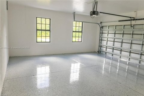 House in Lehigh Acres, Florida 4 bedrooms, 194.82 sq.m. № 2186254 - photo 24