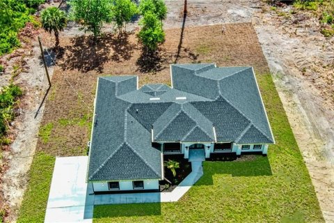 House in Lehigh Acres, Florida 4 bedrooms, 194.82 sq.m. № 2186254 - photo 26