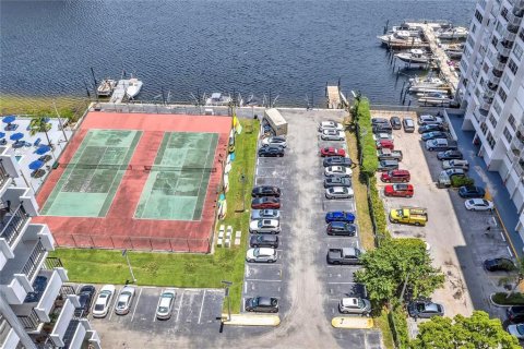 Condominio en alquiler en Aventura, Florida, 2 dormitorios, 116.87 m2 № 2083233 - foto 5