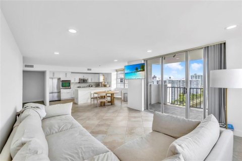 Condominio en alquiler en Aventura, Florida, 2 dormitorios, 116.87 m2 № 2083233 - foto 14