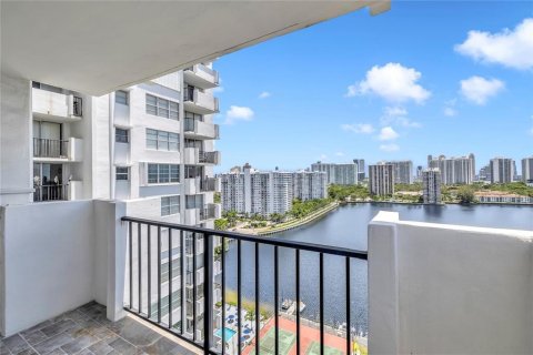 Condominio en alquiler en Aventura, Florida, 2 dormitorios, 116.87 m2 № 2083233 - foto 26