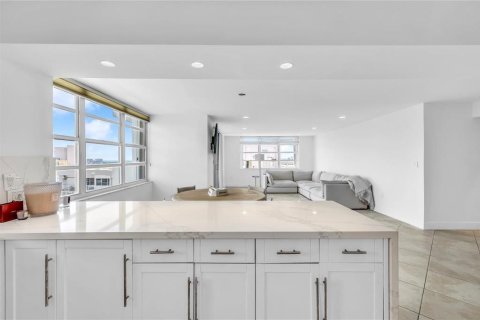 Condominio en alquiler en Aventura, Florida, 2 dormitorios, 116.87 m2 № 2083233 - foto 8
