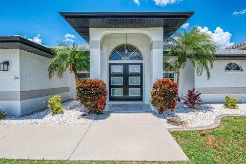Casa en venta en Port Charlotte, Florida, 3 dormitorios, 234.67 m2 № 1880748 - foto 10