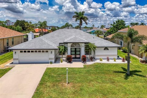 Casa en venta en Port Charlotte, Florida, 3 dormitorios, 234.67 m2 № 1880748 - foto 1