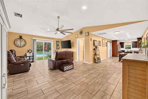 Casa en venta en Fruitland Park, Florida, 2 dormitorios, 142.7 m2 № 2273269 - foto 27