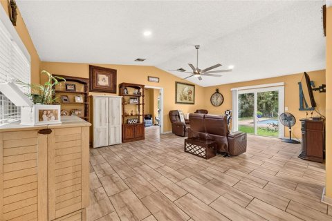 Casa en venta en Fruitland Park, Florida, 2 dormitorios, 142.7 m2 № 2273269 - foto 25