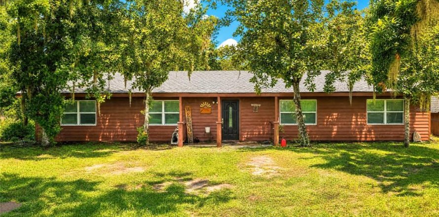 Casa en Fruitland Park, Florida 2 dormitorios, 142.7 m2 № 2273269