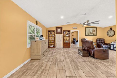 Casa en venta en Fruitland Park, Florida, 2 dormitorios, 142.7 m2 № 2273269 - foto 24