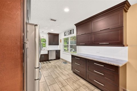Casa en venta en Fruitland Park, Florida, 2 dormitorios, 142.7 m2 № 2273269 - foto 11