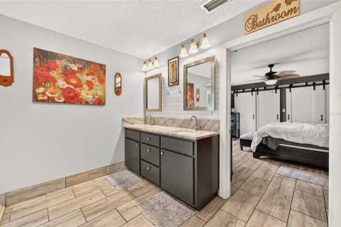 Casa en venta en Fruitland Park, Florida, 2 dormitorios, 142.7 m2 № 2273269 - foto 21