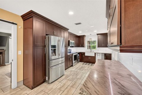 Casa en venta en Fruitland Park, Florida, 2 dormitorios, 142.7 m2 № 2273269 - foto 13