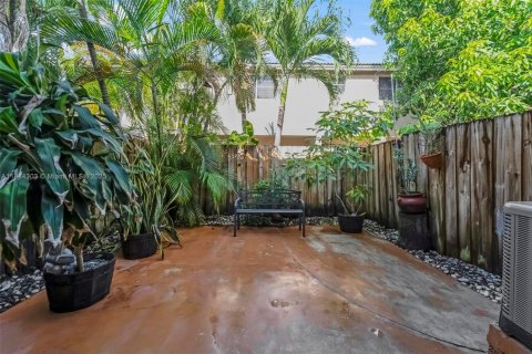 Touwnhouse à vendre à Miami Lakes, Floride: 2 chambres, 117.06 m2 № 1930264 - photo 30