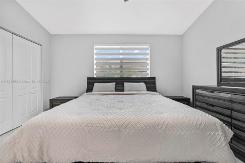 Touwnhouse à vendre à Miami Lakes, Floride: 2 chambres, 117.06 m2 № 1930264 - photo 14