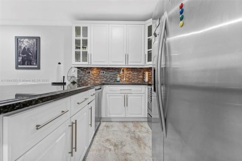 Touwnhouse à vendre à Miami Lakes, Floride: 2 chambres, 117.06 m2 № 1930264 - photo 6