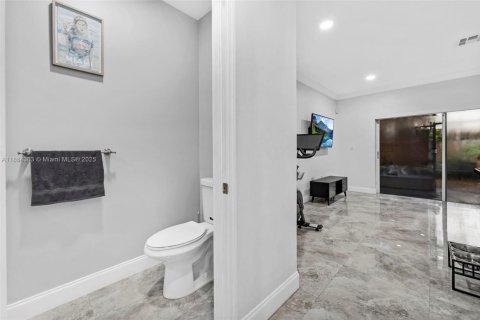 Touwnhouse à vendre à Miami Lakes, Floride: 2 chambres, 117.06 m2 № 1930264 - photo 18