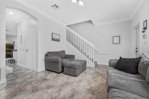 Touwnhouse à vendre à Miami Lakes, Floride: 2 chambres, 117.06 m2 № 1930264 - photo 25
