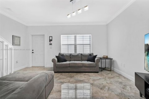 Touwnhouse à vendre à Miami Lakes, Floride: 2 chambres, 117.06 m2 № 1930264 - photo 24